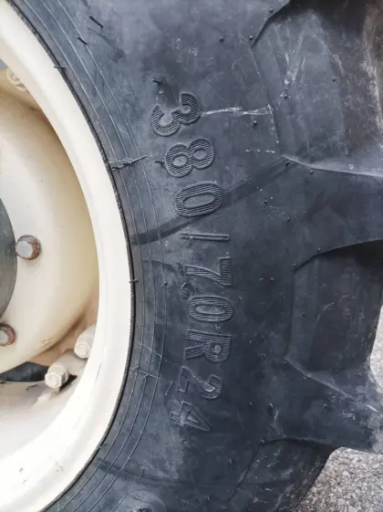 380/70R24 Kompletträder