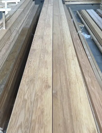Terrassendielen 27 x 140 mm aus Lärchenholz