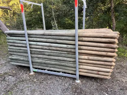 Holzsäulen 3 m 8–10 cm Zaunsäulen Hagelnetzsäulen