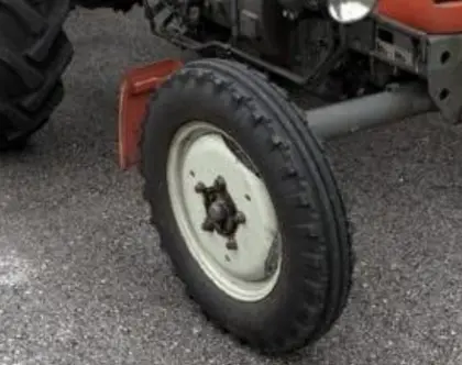 Steyr 86 Kotflügel re vo