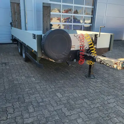 Tieflader 2-Achser m. Rampen, 6,5 t zGG, 4,6 t Ntzl, 80 km/h