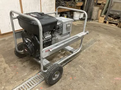 Generator, Stromaggregat, Stromerzeuger Briggs & Stratton Vanguard 16HP