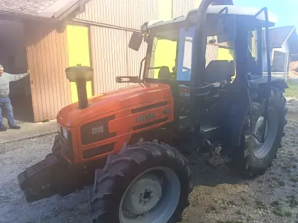 Allrad-Traktor