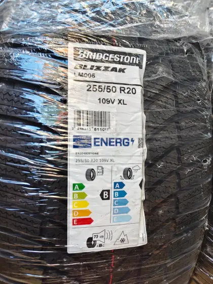 Reifen Bridgestone Blizzak LM005 255/50R20