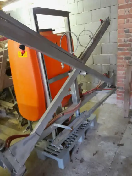 Feldspritze 400 l mit 12 m Balken in gutem Zustand