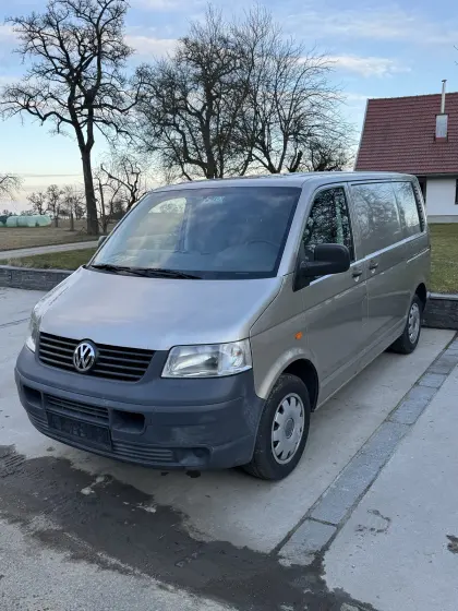 VW T5 Transporter mit Campingausbau