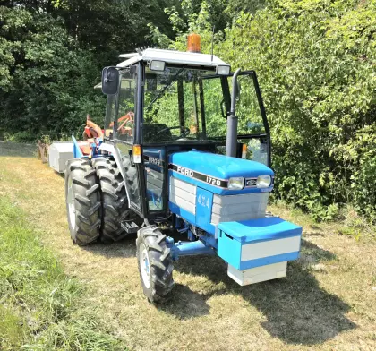 Ford 1720A Allrad mit Zwillingsrädern, hydr. Kippmulde