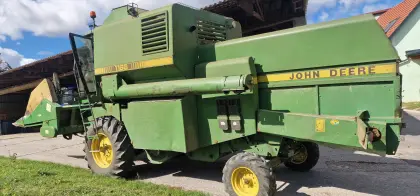 John Deere 1166 Mähdrescher mit Maispflücker
