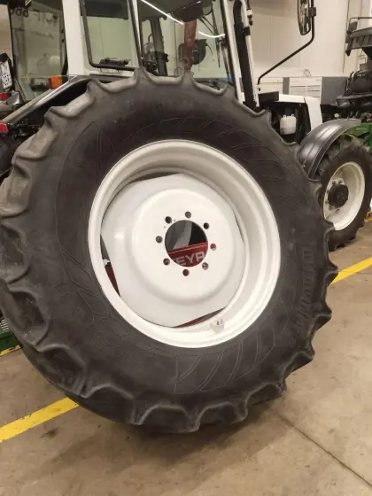 Steyr komplette Räder 600/65 R34