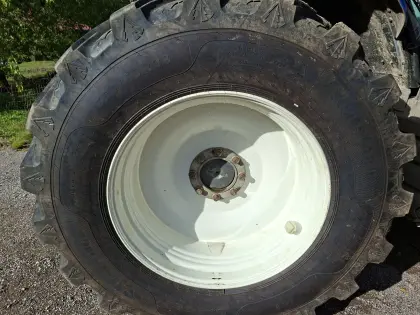 Forstreifen inkl. Forstfelgen, Valtra T-Serie