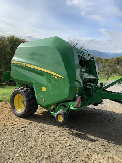 John Deere V451R