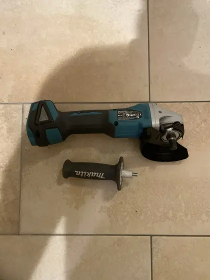 Makita DGA 504 Akku-Winkelschleifer