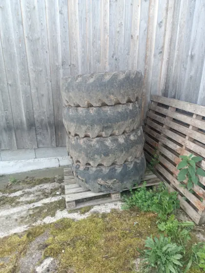 CAT Caterpillar Radlader Reifen