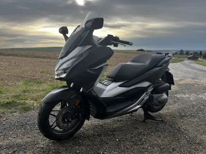 Honda Forza 300
