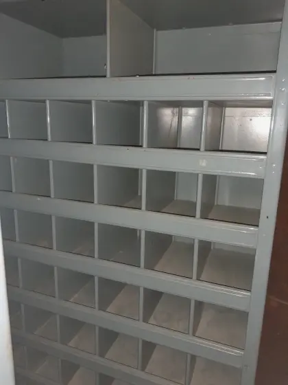 Magazinschrank