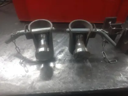 Kugelkipplager hinten und Kipplager vorne