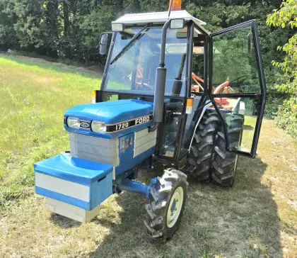 Ford 1720A Allrad mit Zwillingsrädern, hydr. Kippmulde