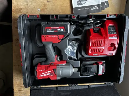 Milwaukee M18 ONEFHIWF34, mit 2 x 8,0 Ah Original-Akku, Koffer
