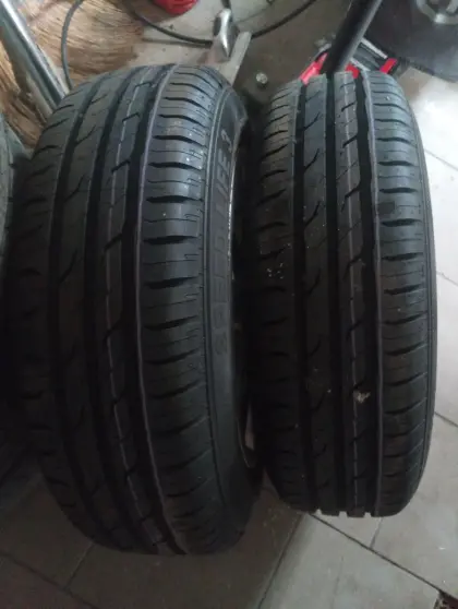 Sommerreifen auf Alufelgen 175/65 R15