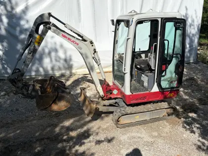 Takeuchi TB 216 Powertilt