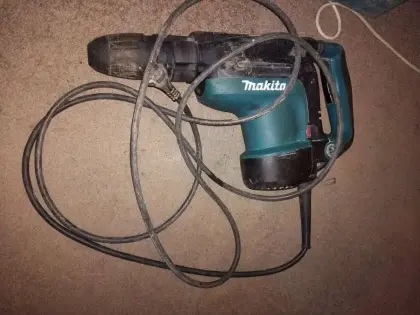 Makita HR 4011C