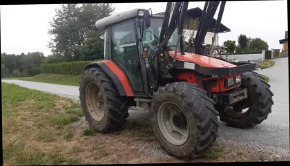 Traktor Massey Ferguson 4255