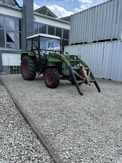 Fendt Farmer 3 mit Allrad und Frontlader (Farmer 3S)