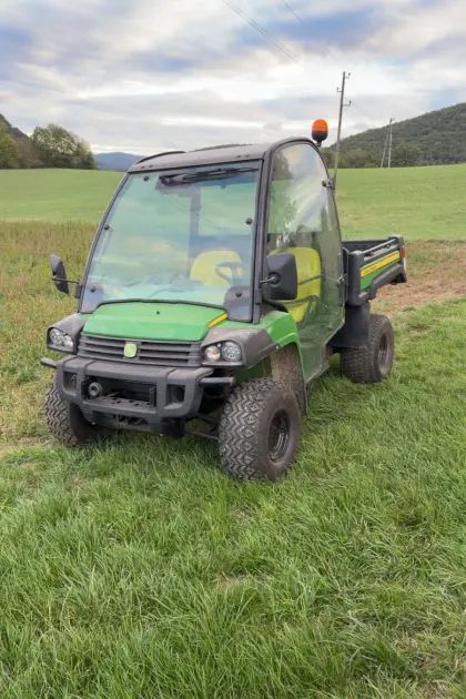John Deere Gator HPX815E
