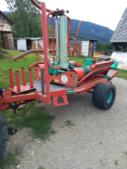 Ballenwickler Kverneland gezogen 7517