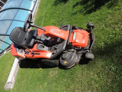 Husqvarna Rider R214 TC