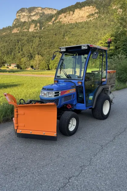 Iseki TM 3200 Allrad-Traktor, Winterdienst, Agrar