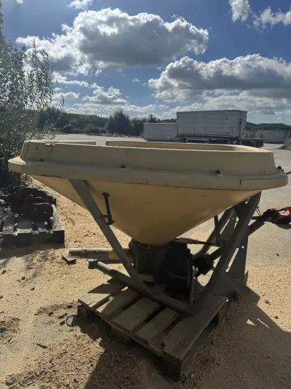 Vicon Pendelstreuer 600 l
