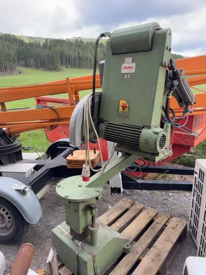 Kappzugsäge pneumatisch