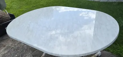 Wir verschenken unseren treuen Terrassentisch