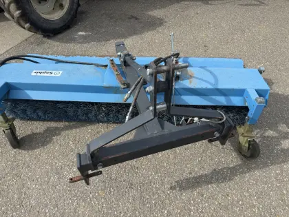 Traktor-Kehrmaschine