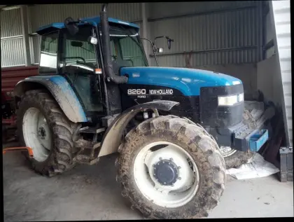 New Holland 8260, nur 4.500 Bstd.