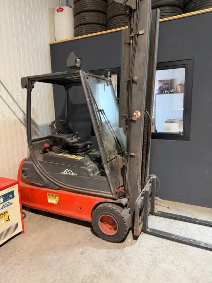 Linde Elektrostapler – Akkus defekt