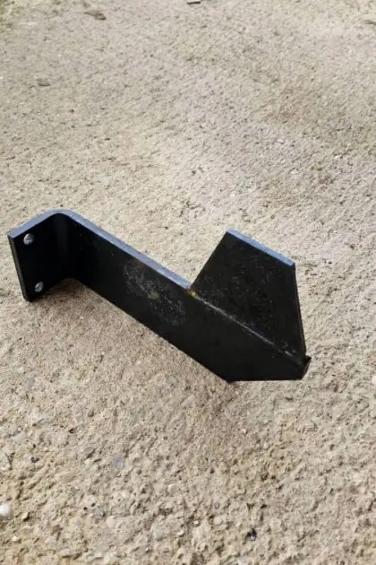 Steyr 9094 Werkzeugkasten-Halterung