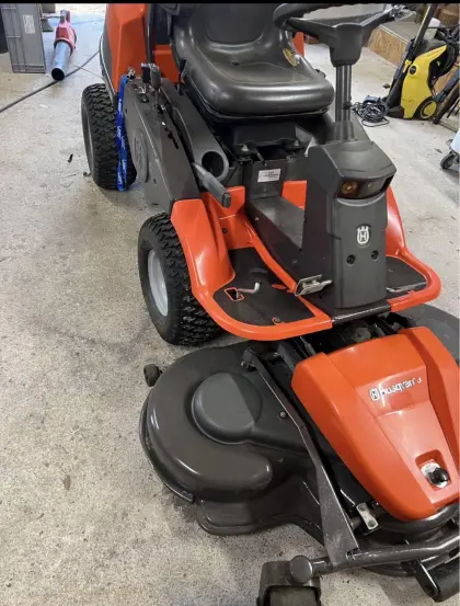 Magyarország 9.735 Csepreg Petőfi Sándor 8, Husqvarna R422Ts