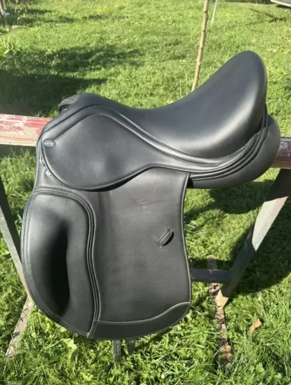 Letek Dressursattel
