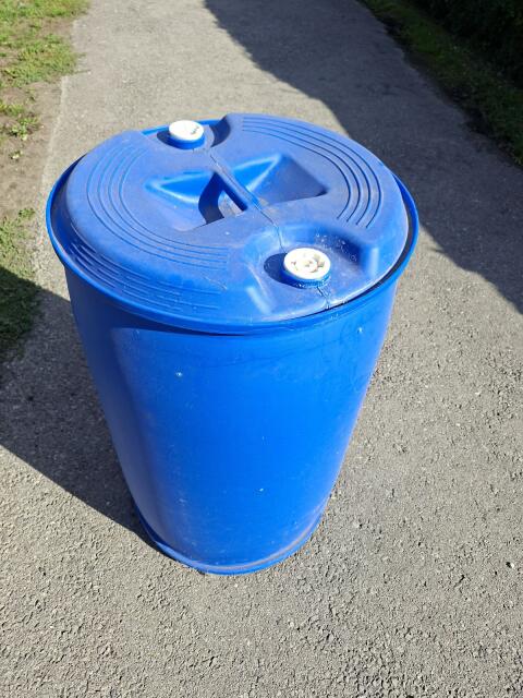 2 Stk. Plastikfässer
