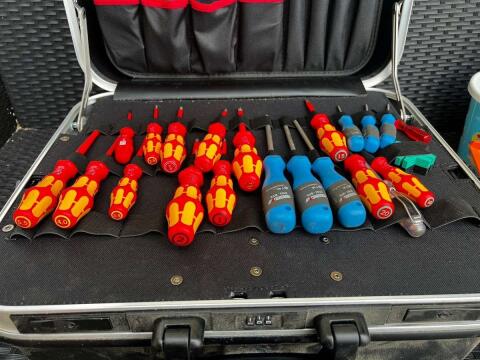 Knipex Werkzeugkoffer mit Inhalt