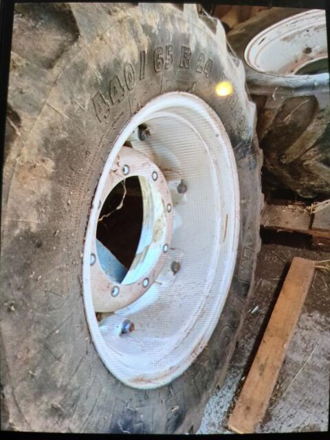 Reifen 440/65 24R