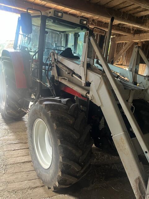 Traktor 9083