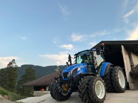 New Holland T5.90