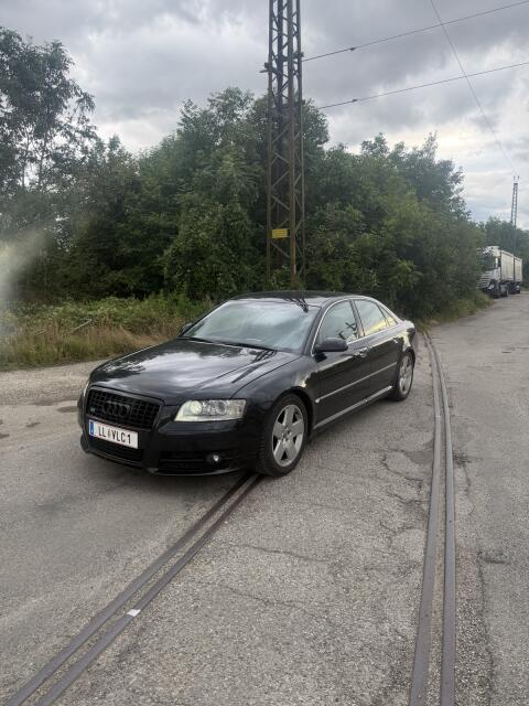 Audi A8 D3