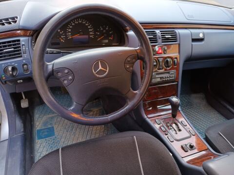 Autos, Motorräder Mercedes E 200 CDI