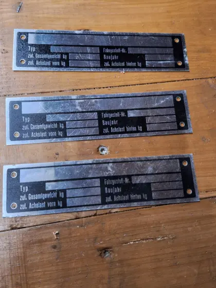 3 Typenschilder-Rohlinge zum Stanzen