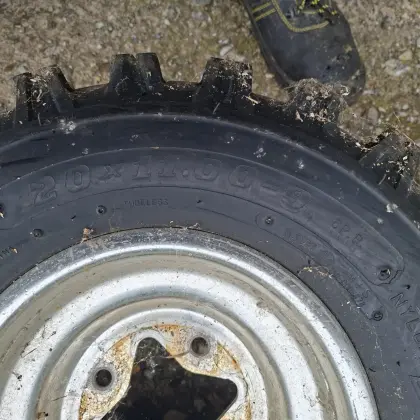 2 Räder Pulse 20x11-9 für Buggy