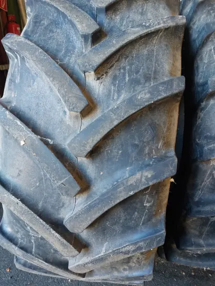 Verkaufe 2 Stk. 650/65R38 Continental